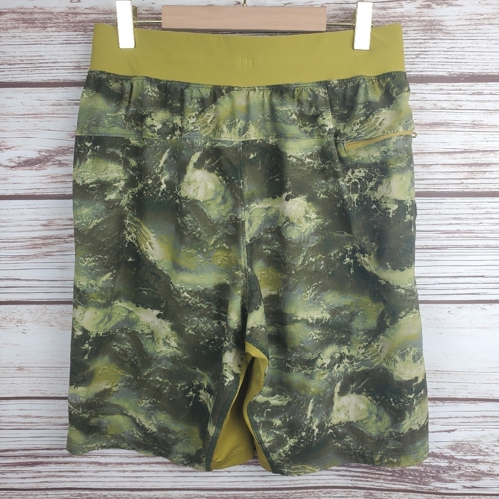 Lululemon Mens Small T.H.E. THE Linerless 9" Green High Drive Athletic Shorts - Picture 6 of 10